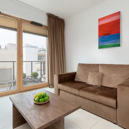 Modern And Elegant Filarskiego In With Air Conditioning & Parking And Gym By Renters Prestige *