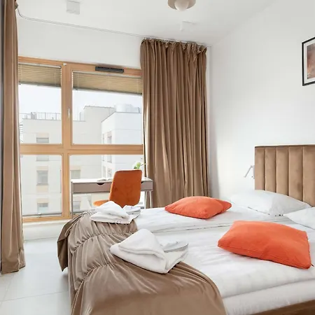 Modern And Elegant Filarskiego In With Air Conditioning & Parking And Gym By Renters Prestige Apartment